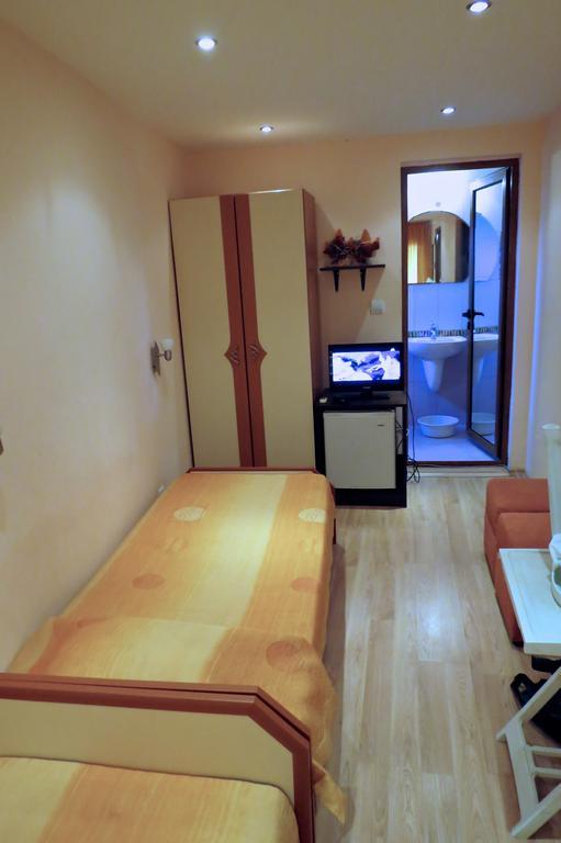 Family Hotel Lebed Nesebar Phòng bức ảnh