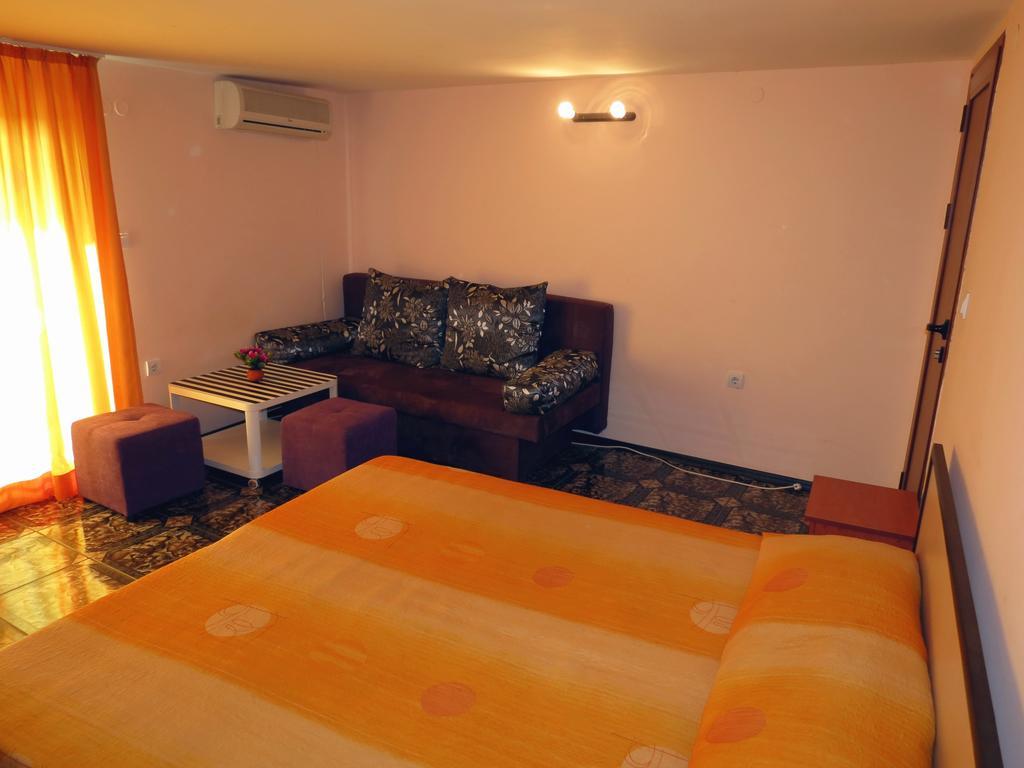 Family Hotel Lebed Nesebar Ngoại thất bức ảnh